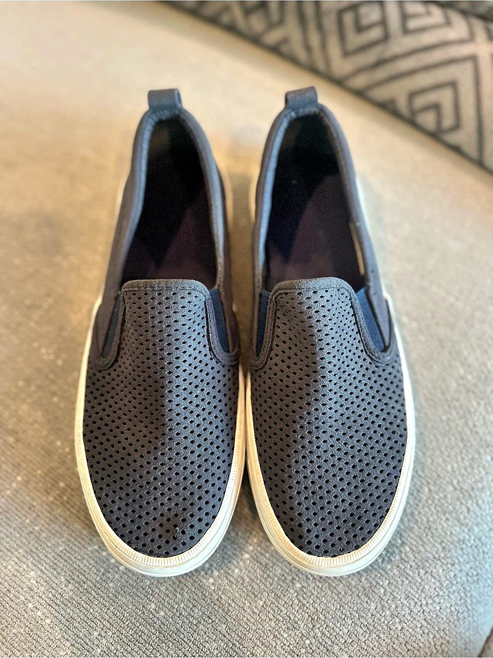 Sperry Seaside Perforated Slip-On Sneaker Navy & White US 8